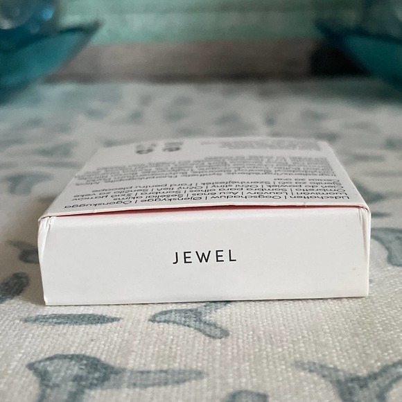 Jane Iredale PurePressed Eye Shadow Single in Jewel - Picture 3 of 5